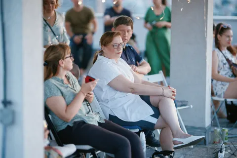 Rooftop sessions with Sara Renar