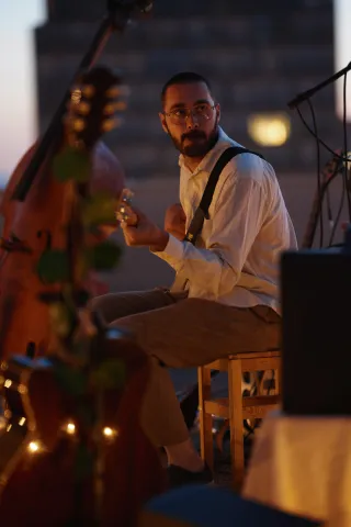 Rooftop sessions with Sara Renar