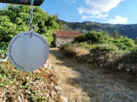 Poetska mapa Hvara