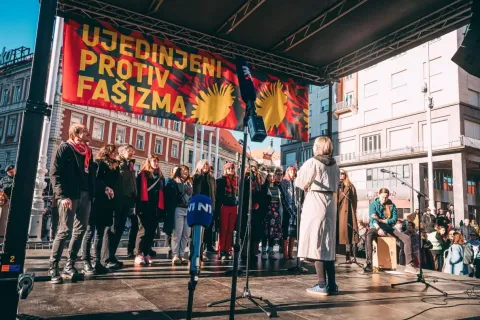 ZborXop performing